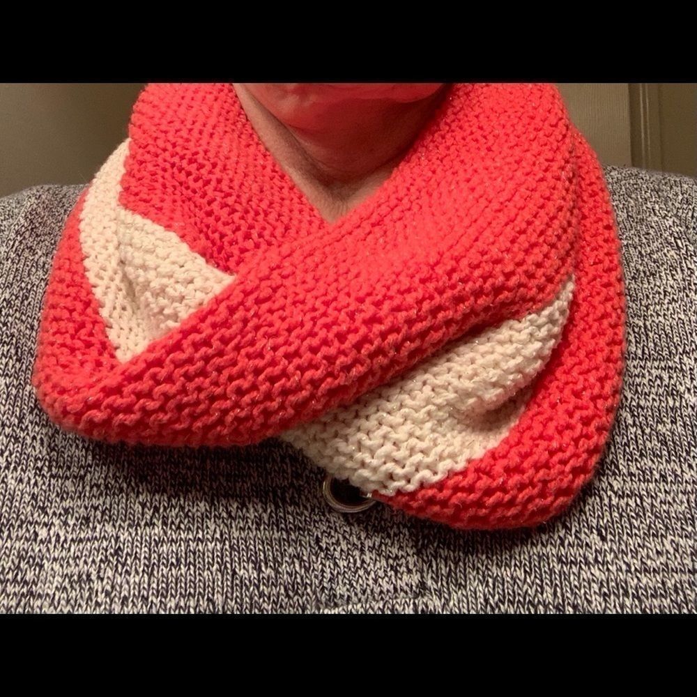 Chico Infinity Scarf‎ - Picture 3 of 3